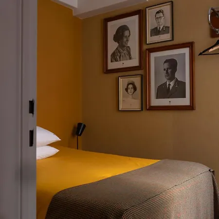 A Place Antwerp - Boutique Suites & Flats - Vrijdagmarkt 1 Апартаменты *